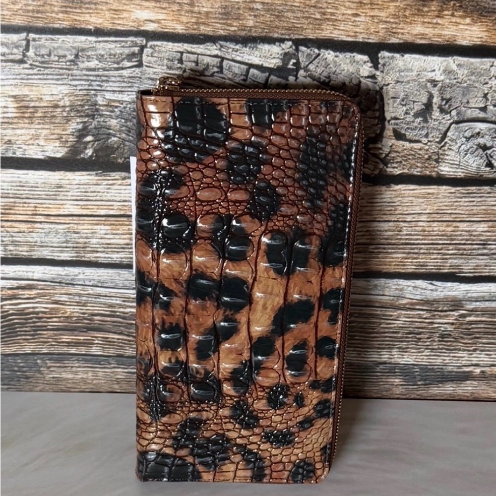 Brahmin Skyler GOLDEN LYNX Wallet Wristlet Clutch Passport Leopard NWT - Picture 4 of 11